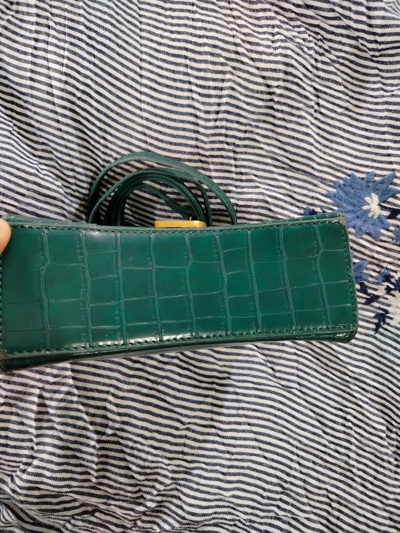 Balenciaga (Category: Luxury Bags & Wallets) located in Caloocan City. Submitted by ritubado_19 (Listing ID 1459323355, Image 3). Description: Maganda😍.
