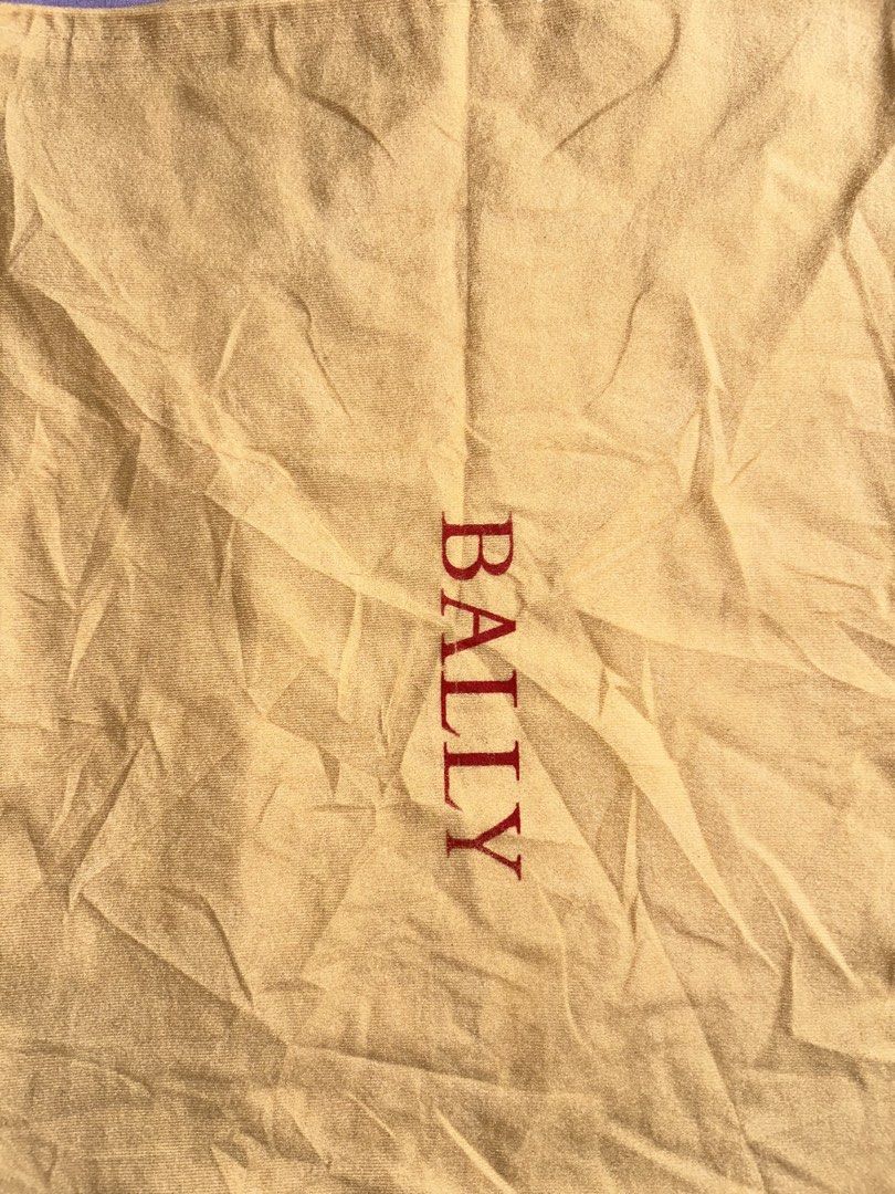 BALLY DUST BAG (Category: Luxury Bags & Wallets) located in General Santos City (Dadiangas). Submitted by grasya_12 (Listing ID 1459307133, Image 3). Description: THRIFTED DUST BAG • Measurements are already indicated in the photo • Issue: need wash • Please check all photos carefully before purchasing. 🤎.
