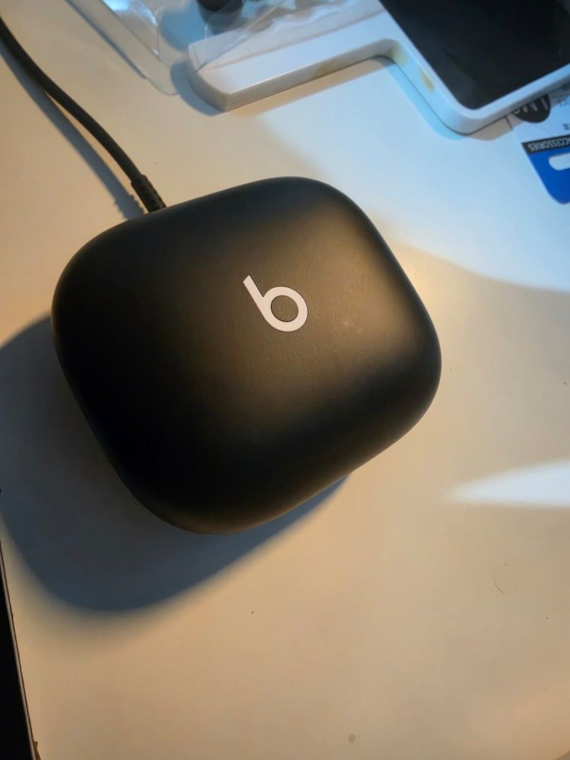 Beats Powerbeats Pro 2 Jet Black Wireless Earbuds (Category: Earphones) located in Taguig. Submitted by karizamarie27 (Listing ID 1459401209, Image 1). Description: - Beats Powerbeats Pro 2 in Jet Black - High-performance wireless earbuds - Secure, comfortable fit for active use - Includes charging case - Multiple ear tip sizes for a personalized fit - Excellent sound quality for music and calls - Perfect for workouts and everyday listening - Ori