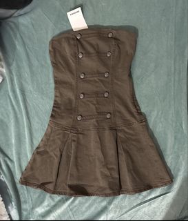 (Category: ) located in . Submitted by hanwardrobe (Listing ID 1459451816, Image 1). Description: .