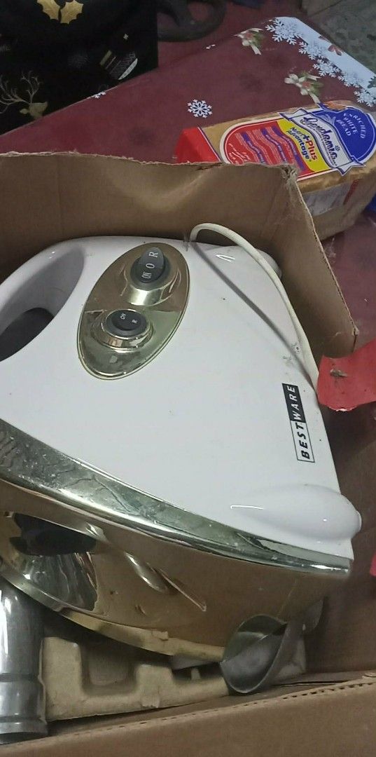 Bestware Meat Grinder M'ЯSОРУБКА (Category: Juicers, Blenders & Grinders) located in Manila. Submitted by wisegem-231b (Listing ID 1459381595, Image 1). Description: - Bestware Meat Grinder - Model: M'ЯSОРУБКА - Color: White and Gold - Condition: Good, well-maintained - Ideal for grinding meat at home - Comes with original packaging - Feel free to ask any questions!.