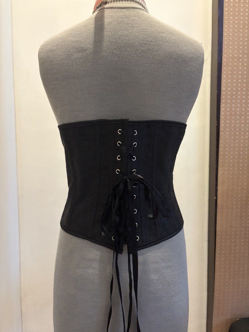 Black Corset with Lace-Up Adjustable Back (Category: Others Tops) located in Quezon City. Submitted by is21sa (Listing ID 1459361556, Image 3). Description: Price negotiable, no lowballing -Black corset top from Amazon Website - Adjustable lace-up back for a custom fit - Reason for selling: bought for a costume .