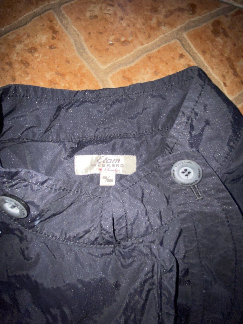 Black cropped short-sleeve utility jacket (Category: Coats, Jackets and Outerwear) located in Manila. Submitted by bravecloud.304b93 (Listing ID 1459490506, Image 1). Description: .