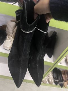 (Category: ) located in . Submitted by potatothriftlip (Listing ID 1459385992, Image 1). Description: .