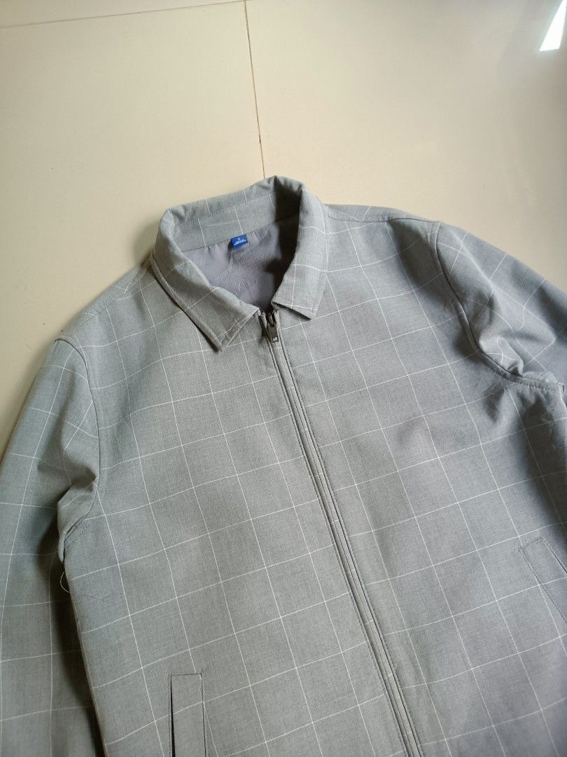 Blouson jacket Premier Performance Slim Fit Checked Jacket (Category: Coats, Jackets and Outerwear) located in Manila. Submitted by pnjdianne25879 (Listing ID 1459344391, Image 2). Description: 21 x 26 excellent - Grey checked slim fit jacket - Zip-up front with button cuffs - Two side pockets - Made with a comfortable and stylish recycled polyester blend - Ideal for layering.