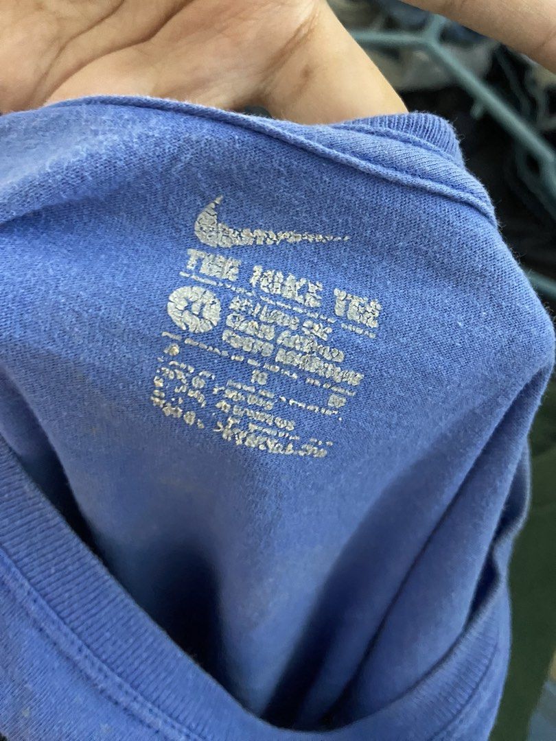 Blue Nike Tee LARGE (Category: Shirts) located in Manila. Submitted by antoniangella (Listing ID 1459411421, Image 2). Description: - Classic blue Nike t-shirt - White "NIKE" logo on chest - Made of 100% cotton - Ideal for casual outfits - Pairs well with jeans or shorts - Comfortable and versatile.