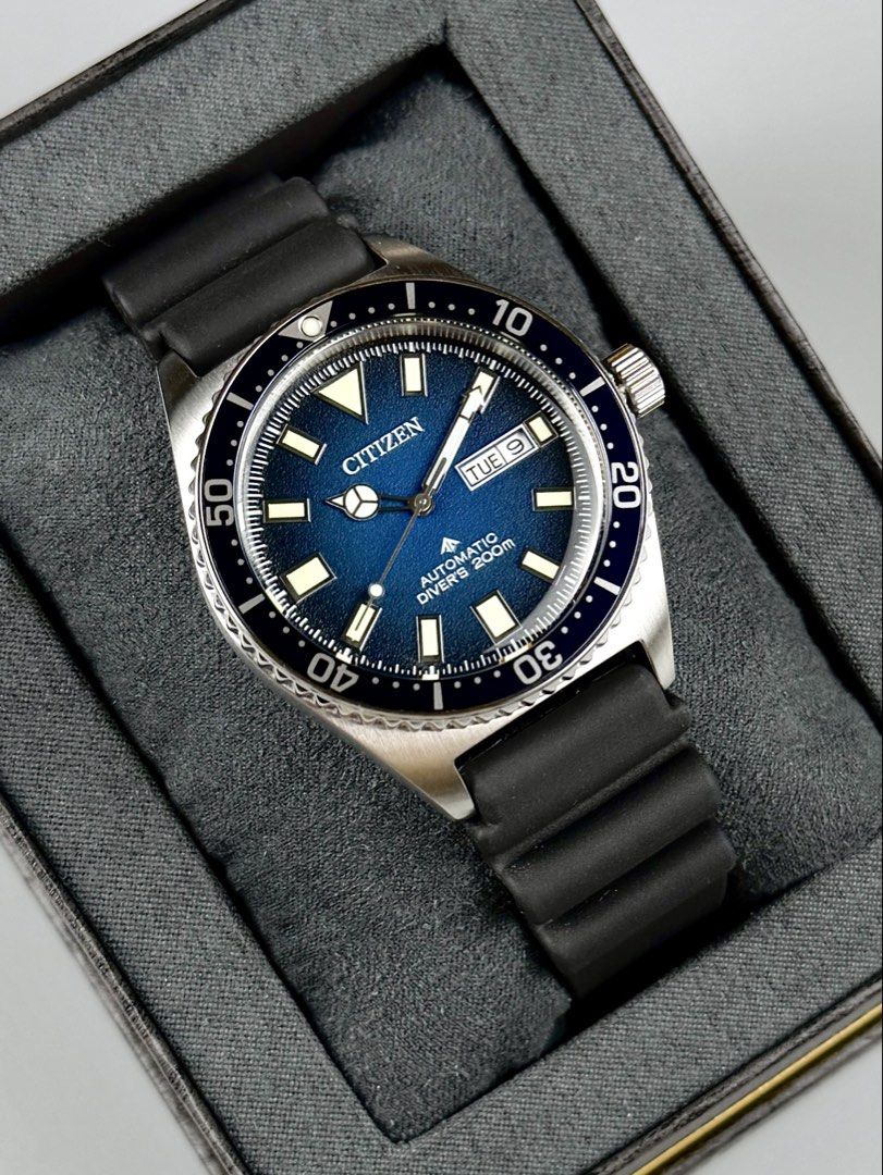 BNIB Citizen “Promaster - Blue” Automatic Diver NY0129-07L (Category: Men's Watches) located in Quezon City. Submitted by fluxcapacitorjp (Listing ID 1459422397, Image 1). Description: BNIB Citizen “Promaster - Blue” Automatic Diver NY0129-07L - Watch is brand but it came with a very tiny unnoticeable scratch on the bezel insert between 43 and 44 so will mark the rating as 9.9/ 10. - Complete set. - 41mm case diameter. - Hardened mineral crystal.