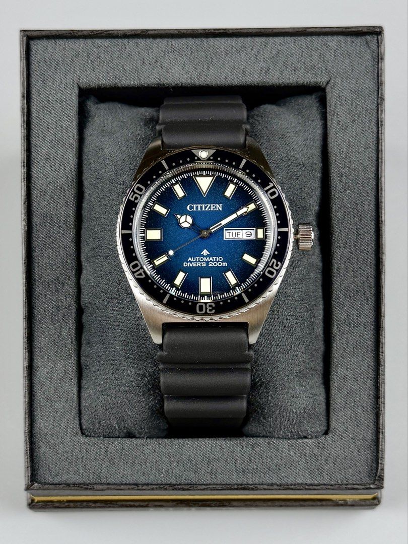 BNIB Citizen “Promaster - Blue” Automatic Diver NY0129-07L (Category: Men's Watches) located in Quezon City. Submitted by fluxcapacitorjp (Listing ID 1459422397, Image 2). Description: BNIB Citizen “Promaster - Blue” Automatic Diver NY0129-07L - Watch is brand but it came with a very tiny unnoticeable scratch on the bezel insert between 43 and 44 so will mark the rating as 9.9/ 10. - Complete set. - 41mm case diameter. - Hardened mineral crystal.