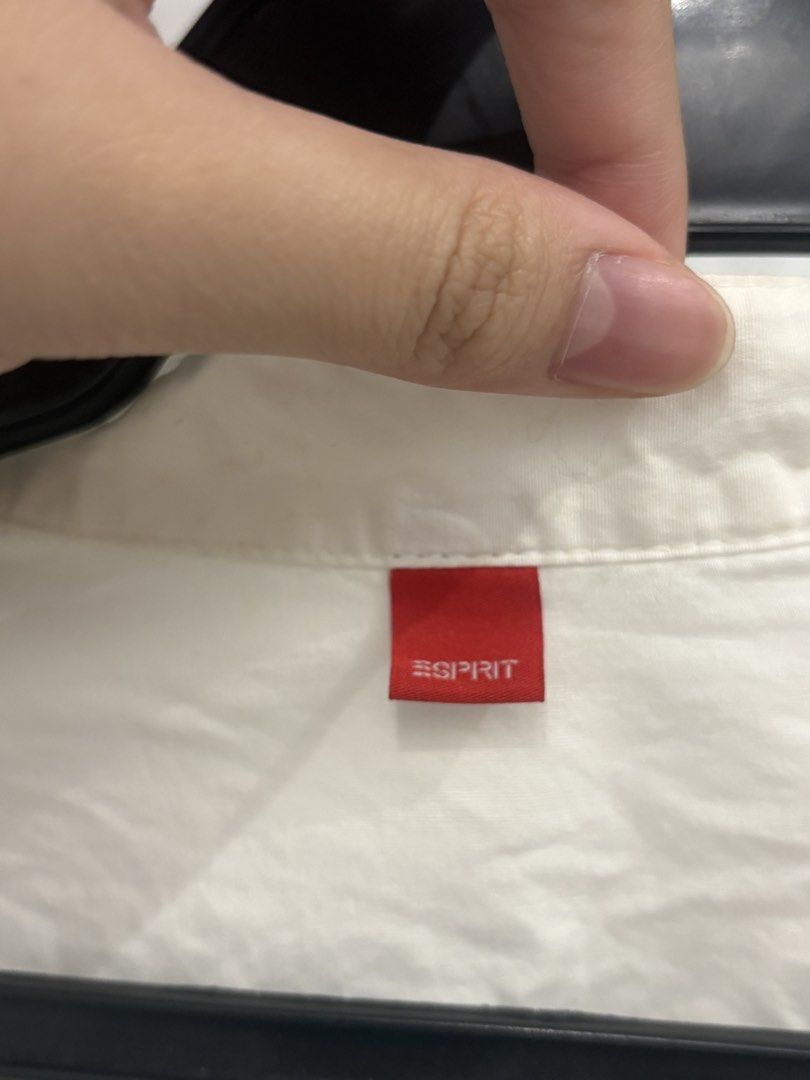 Espirit White Button Down Top (Category: Shirts) located in Quezon City. Submitted by jjccly (Listing ID 1459387833, Image 3). Description: fits s-m best no flaws/issues no ww/addtl pic reqs just needs some ironing mop: gcash/gotyme mod: lalamove/j&t (sf of buyer) loc: qc.