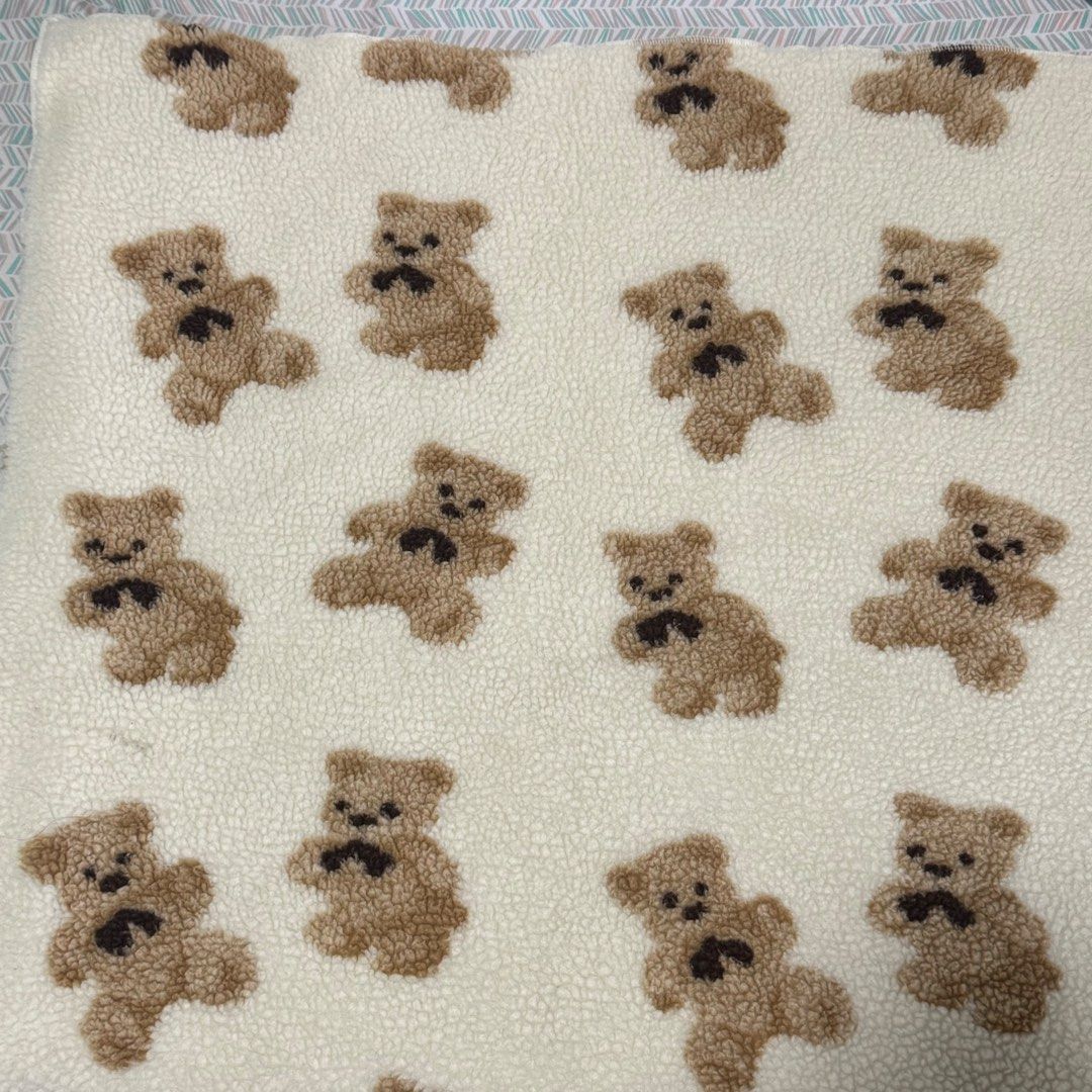 brown bear pattern soft fleece lap blanket (Category: Bedding & Towels) located in Pasay City. Submitted by ultzen (Listing ID 1459412833, Image 1). Description: - sourced from korea - cute pattern - lakas maka-korean actress na nakaskirt at front row sa interview - rfs: decluttering mop: bpi / gcash / maribank mod: j&t / sdd (metro manila only).