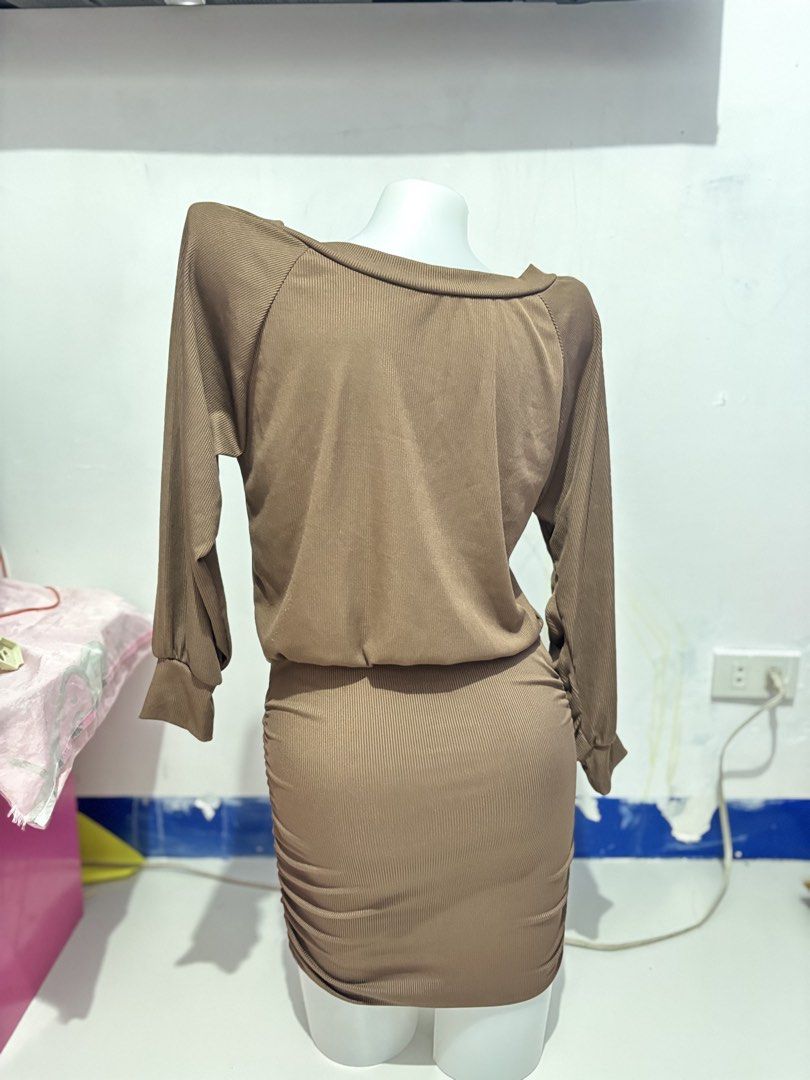 Brown Sexy Dress (Category: Dresses) located in Valenzuela. Submitted by hellokittyjunkie (Listing ID 1459477100, Image 2). Description: SMALL TO MEDIUM ONLY.