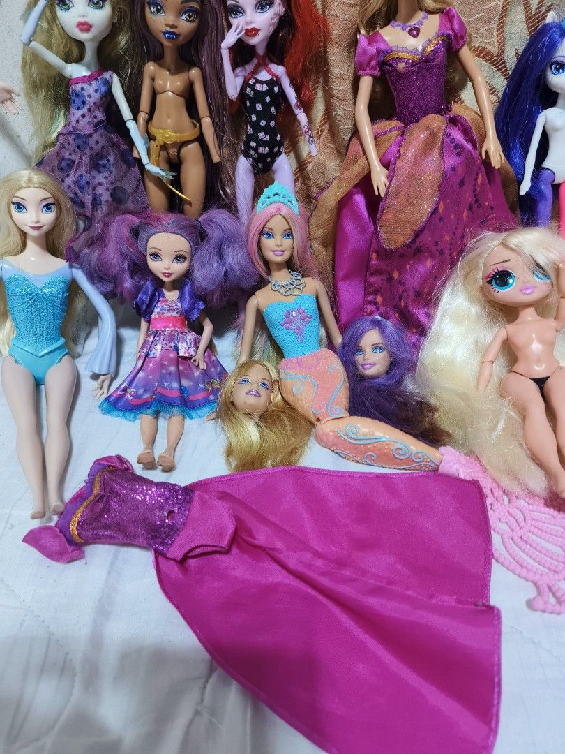 BUNDLE RANDOM BARBIE'S! (Category: Kids Toys) located in Quezon City. Submitted by an_drei (Listing ID 1459368542, Image 2). Description: ⚠NO BREAKING OF SET⚠ •As is! •Wysiwyg •some of them are like new •only lagoona has major flaws •palugi sale!!!! √TAKE ALL ONLY√.