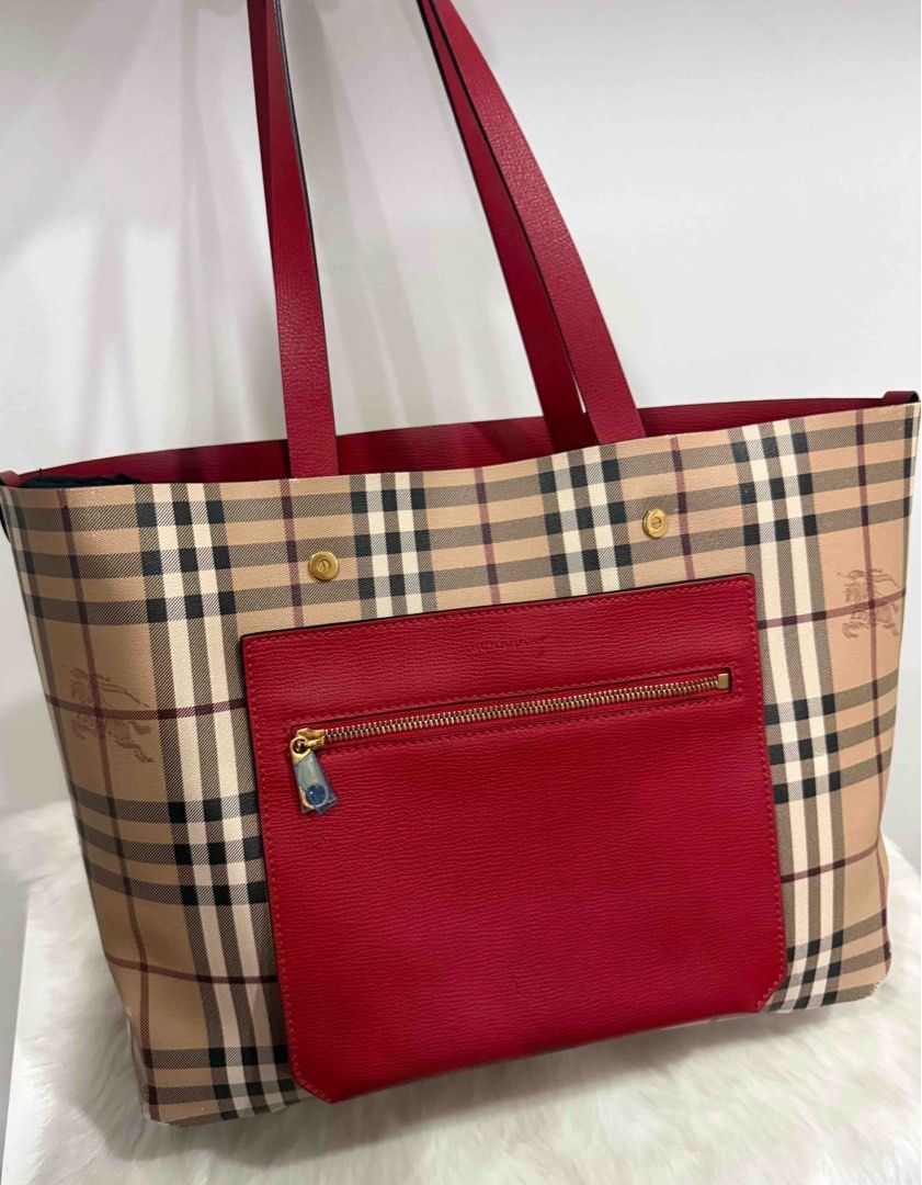 Burberry Tote Bag (Category: Luxury Bags & Wallets) located in Quezon City. Submitted by beautybox2018 (Listing ID 1459390534, Image 1). Description: .