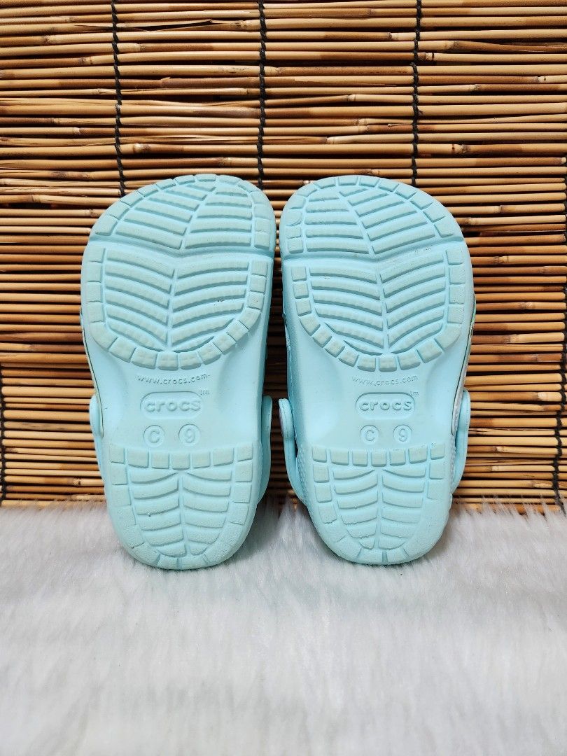 C9- Preloved Original Crocs for Kids (Category: Babies & Kids Fashion) located in Navotas City. Submitted by FluffyFeet (Listing ID 1459468586, Image 3). Description: NEW ARRIVAL❗️ This is a PRELOVED ORIGINAL CROCS FOR KIDS❗️❗️ Please manage your expectations ❤️ 📌Strictly MINE NOW, PAY NOW ONLY❗️ (Unless suki na po na maayos kausap at iwas cancellation) 📌You may ask for other photos before placing order/s STRICTLY NO RETURN, NO EXCHANGE UNLESS 