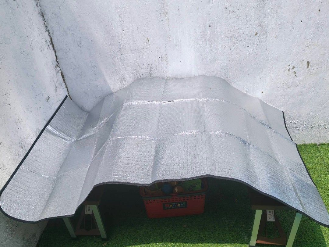 Camping / Picnic Insulated Mat (Category: Hiking & Camping) located in Cebu City. Submitted by dudes_villanueva (Listing ID 1459326614, Image 2). Description: Camping / Picnic Insulated Mat 📌 Very very big. Di ko na measure mahirapan lang ako sa buhay. 📌 Small scuff not a big issue..