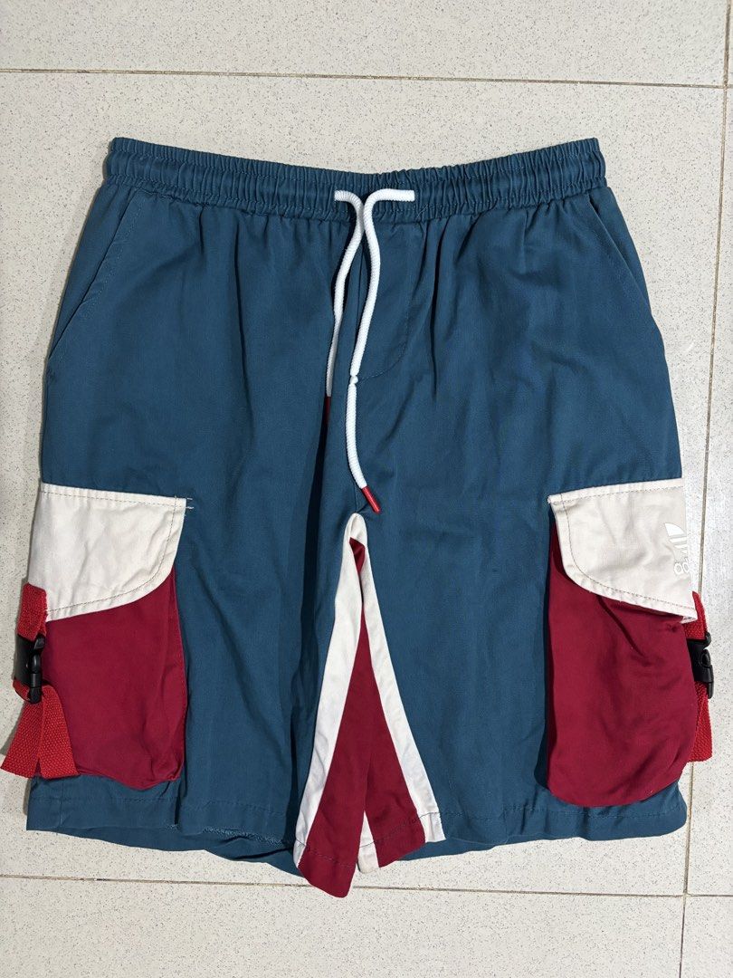 ADIDAS Cargo shorts (Category: Shorts) located in Cagayan de Oro. Submitted by thriftcgyph (Listing ID 1459330216, Image 1). Description: ADIDAS ₱40O ISSUE COLOE RATE: 7/10 XL ON TAG L: 20 W: 28.