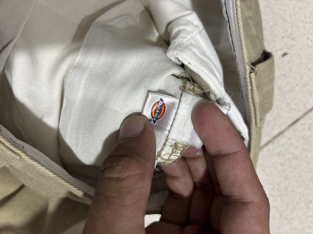 DICKIES shorts (Category: Shorts) located in Cagayan de Oro. Submitted by thriftcgyph (Listing ID 1459340304, Image 3). Description: DICKIES ₱700 NO ISSUE COLOE RATE: 10/10 NO SIZE ON TAG L: 26 W: 30.