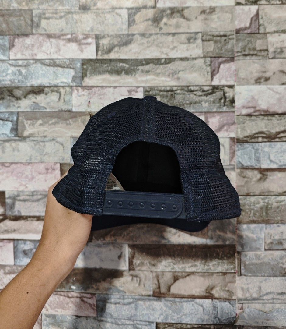 CARHARTT FORCE MESH BACK CAP (Category: Caps & Hats) located in Caloocan City. Submitted by wewearworn (Listing ID 1459388064, Image 2). Description: - Carhartt Force cap with mesh back - Features curved brim and an adjustable strap - Stocked for a long time, needs cleaning - Adult size.