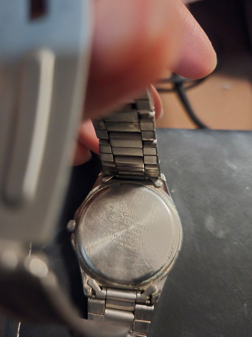 Casio Quartz Watch - Water Resist (Category: Women's Watches) located in Manila. Submitted by oki.ukay (Listing ID 1459412128, Image 3). Description: - Durable stainless steel band and case - Water resistant -As is buying, issue NO BATTERY ONLY -fit wrist size up to 6 in -1x1in face size -location: san andres manila.