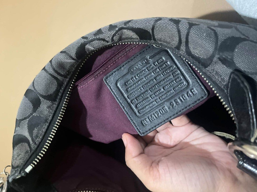 CCH BAG HAS ISSUES (Category: Shoulder Bags) located in Butuan. Submitted by darlingdressco. (Listing ID 1459442746, Image 2). Description: many issue.
