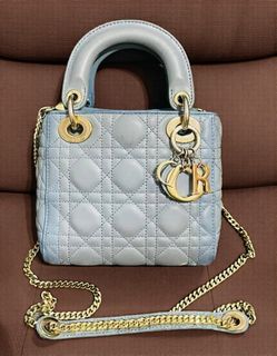 (Category: ) located in . Submitted by luxxechic (Listing ID 1459432492, Image 1). Description: .