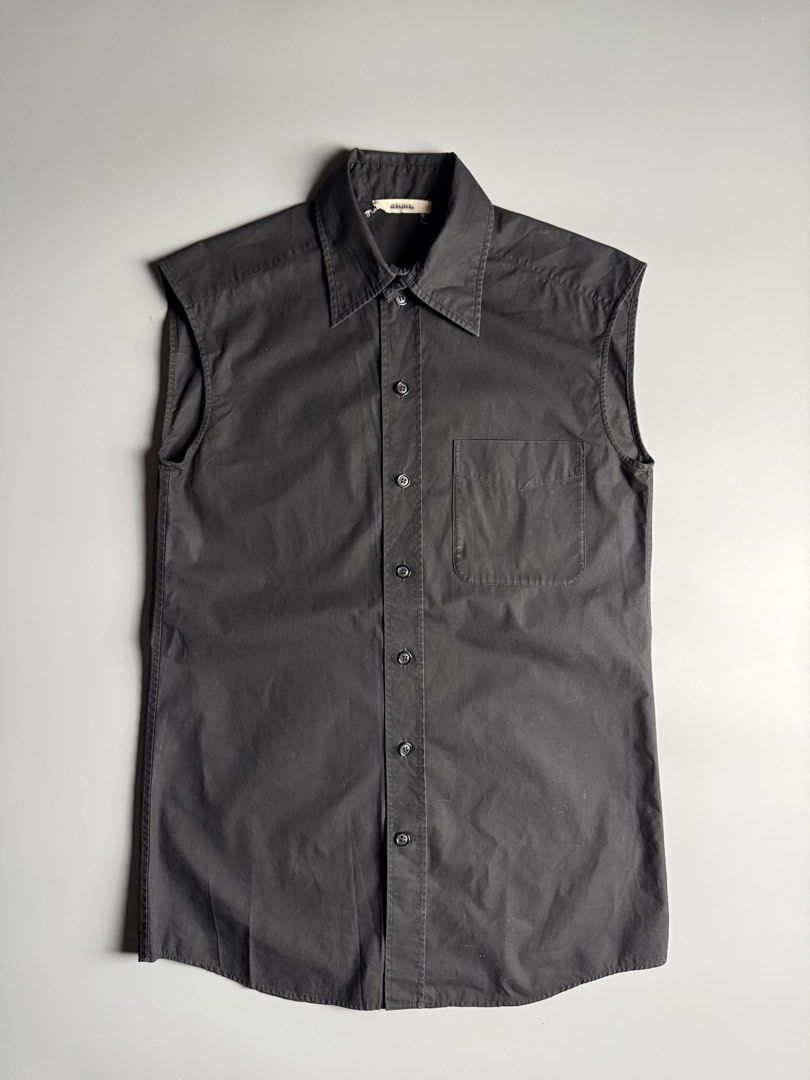 Celine Sleeveless Button-Up Phoebe Philo (Category: Sleeveless) located in Manila. Submitted by 3rdealz (Listing ID 1459485209, Image 1). Description: Celine Size 34 can fit large Courier: J&T or Lalamove Item will be posted by express shipping (J&T) with good tracking record in 1-3 business days after received cleared payment. Expect it to reach you in 3-7 business days only after item been shipped. Please check my other listings and take advant