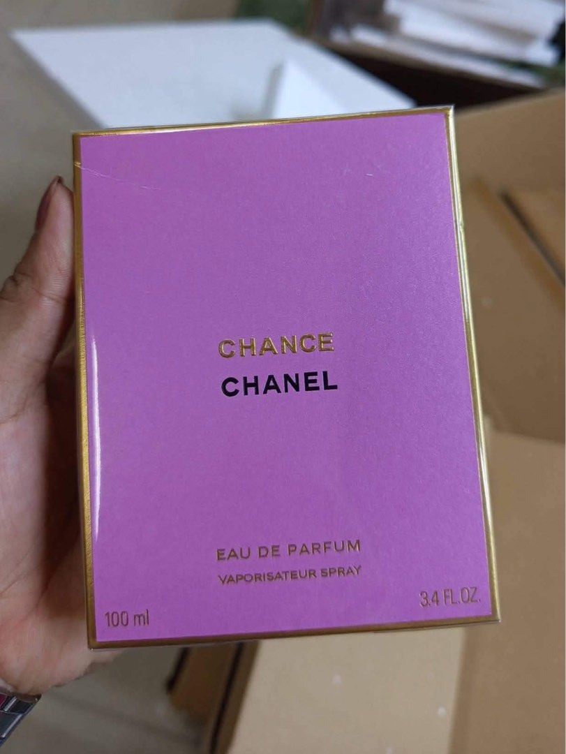 CHANEL CHANCE EDP | PREMIUM QUALITY (Category: Fragrance & Deodorants) located in Quezon City. Submitted by embere_shop (Listing ID 1459318235, Image 1). Description: 📌 Perfect for yourself or as a gift! ✨ Whether you’re treating yourself or looking for a gift for birthdays and any special occasion, this is a great choice. 💗 The scent is very close to 0G and long-lasting, perfect if you want something that smells premium without going over budg