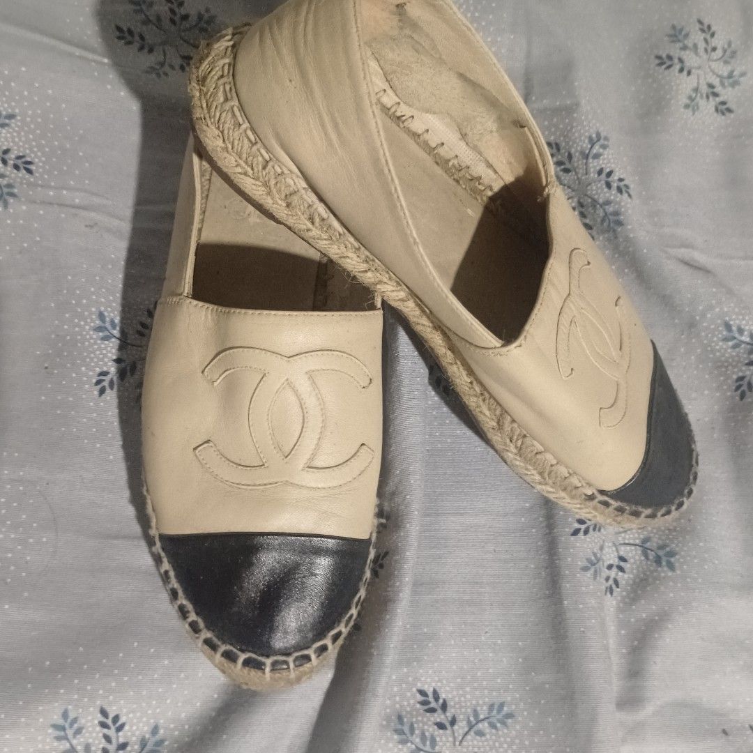 chanel espadrille (Category: Loafers) located in Manila. Submitted by aumberhale04.41 (Listing ID 1459387985, Image 1). Description: check photo for details size 6.