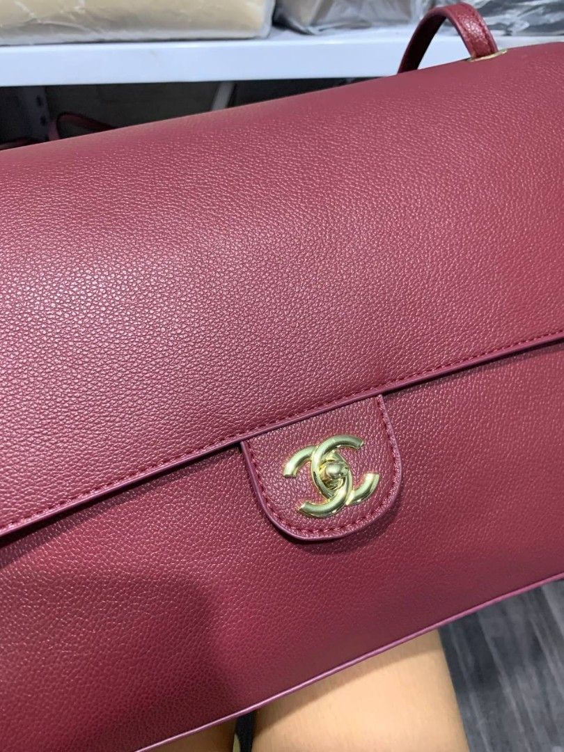 Chanel Maxi Flap (Category: Shoulder Bags) located in Valenzuela. Submitted by _prettysimplecollection (Listing ID 1459365737, Image 3). Description: .