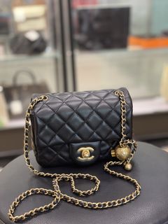 (Category: ) located in . Submitted by ys-luxe.com (Listing ID 1459330661, Image 1). Description: .