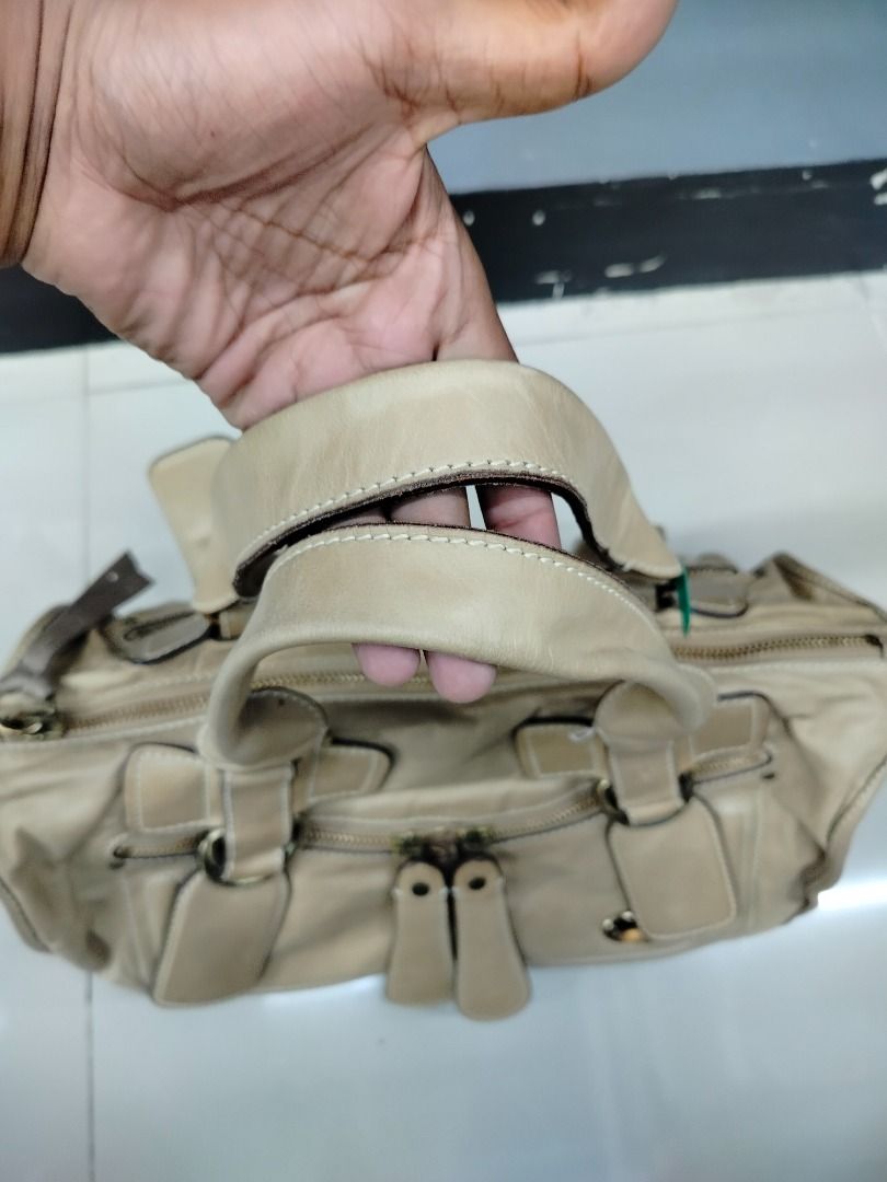 Chloe (Category: Luxury Bags & Wallets) located in Caloocan City. Submitted by ritubado_19 (Listing ID 1459331963, Image 3). Description: Negotiable offer lang .