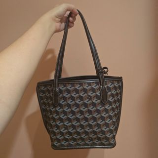 (Kategori: ) berada di . Dikirim oleh athynruby (ID iklan 1459472432, Gambar 1). Deskripsi: .