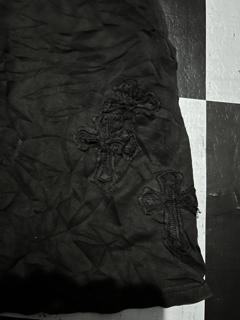 Chrome hearts short (Category: Shorts) located in Paranaque City. Submitted by thriftavenue-0218 (Listing ID 1459309797, Image 3). Description: .