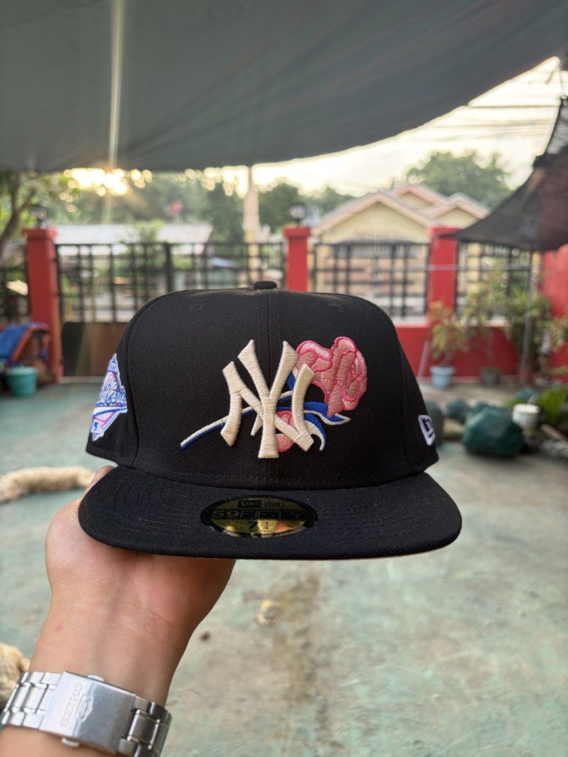 CLOSED CAPS (Category: Caps & Hats) located in Iriga City. Submitted by shoinkzz (Listing ID 1459449946, Image 2). Description: 550 each with nfl paper bag Brand new DM FOR DETAILS.