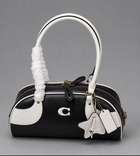 (Category: ) located in . Submitted by pinkykeenshop (Listing ID 1459469150, Image 1). Description: .