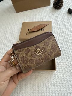 (Category: ) located in . Submitted by fancycollzstore (Listing ID 1459419361, Image 1). Description: .