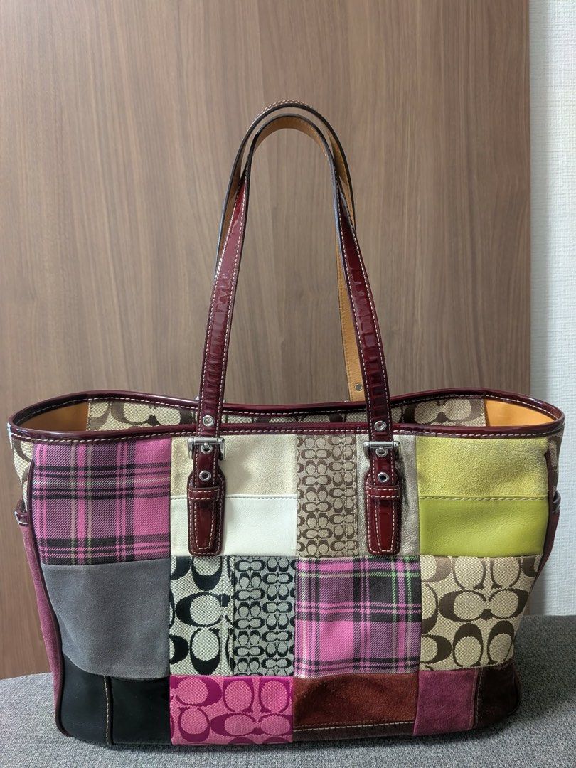 Coach Patchwork Tote Bag (Category: Shoulder Bags) located in Makati City. Submitted by aurevelle.vintage (Listing ID 1459422972, Image 2). Description: [𝙍𝘼𝙍𝙀] ⋆.𐙚 ̊ Coach Patchwork Tote Bag ⟡ very rare to find! ⟡ 𝙀𝙏𝘼: last week of September ⟡ 𝙎𝙞𝙯𝙚: medium - semi large ⟡ 𝙋𝙧𝙤𝙙𝙪𝙘𝙩 𝘾𝙤𝙣𝙙𝙞𝙩𝙞𝙤𝙣 𝙍𝙖𝙣𝙠: S ⟡ 𝙄𝙨𝙨𝙪𝙚/𝙨: minimal signs of usage ⟡ 𝙊𝙥𝙚𝙣 𝙁𝙤𝙧 𝙇𝙖𝙮𝙖𝙬𝙖𝙮: 30% DP required & 4 weeks to pay remaining bal