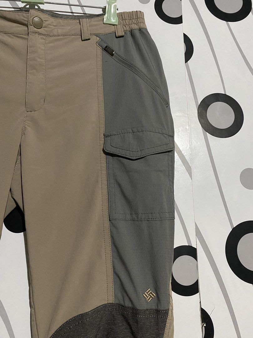 Columbia outdoor hiking pants (Category: Activewear) located in Cebu City. Submitted by patspickph (Listing ID 1459407561, Image 3). Description: This is a lightweight tan and gray Columbia outdoor hiking pants featuring a partially elasticated waist and a zippered pocket front and back. All zippers are working. W28-32 L38.5👍 No issue Excellent Condition👍👌.