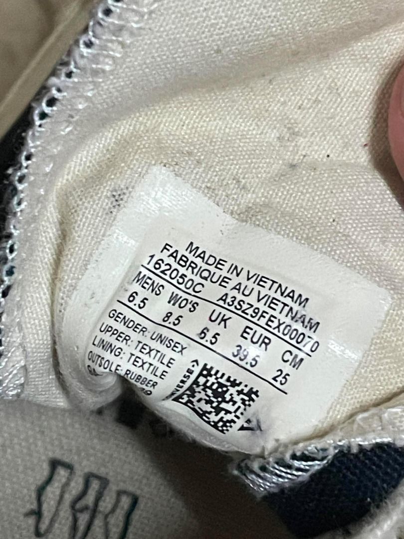 Converse Chuck 70 (Category: Sneakers) located in Las Pinas. Submitted by missfaust (Listing ID 1459384864, Image 2). Description: Worn 5 times -Size: Women's 8.5 / 39.5 EUR .