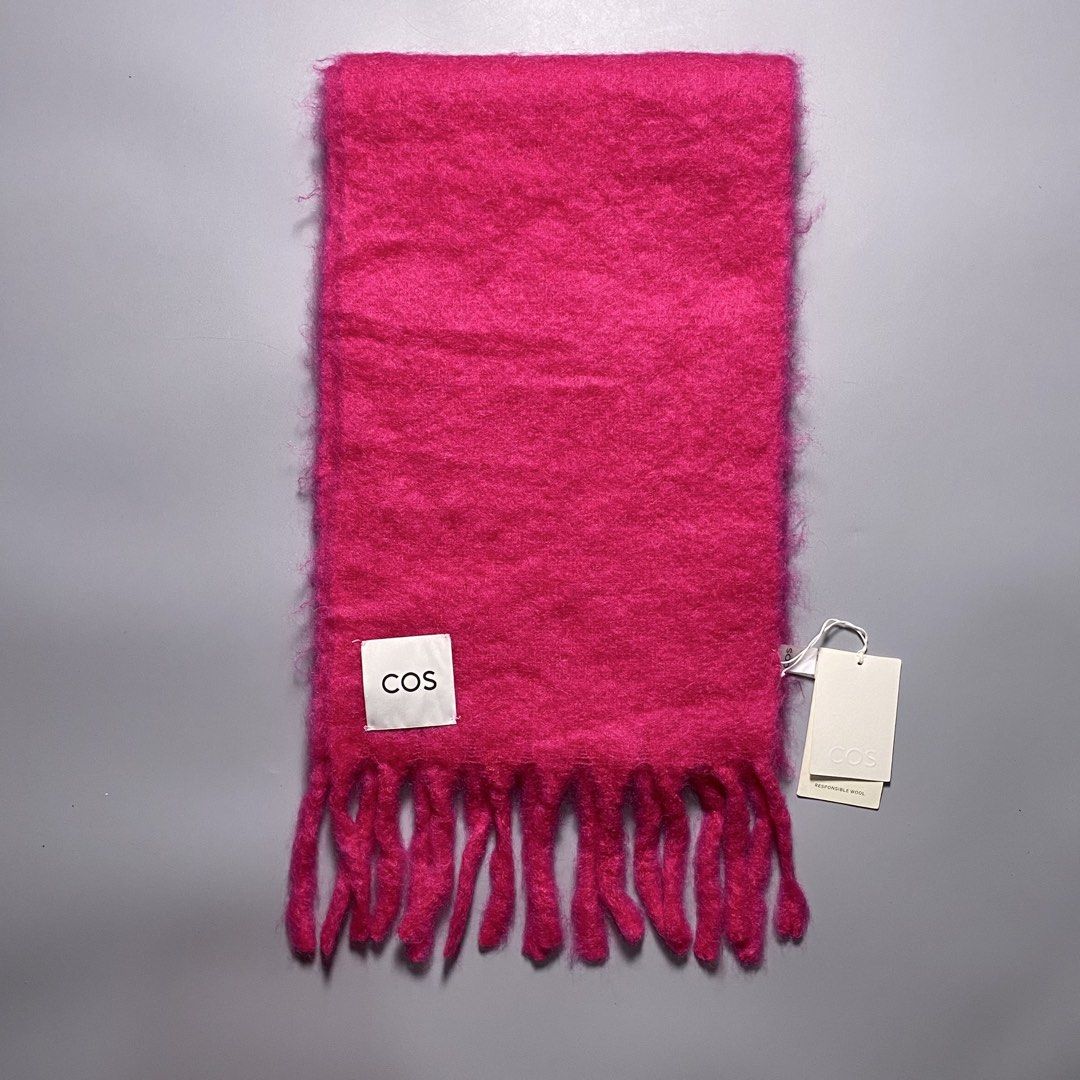 COS Oversized Fringed Scarf (Category: Scarves) located in Bacolod City. Submitted by quiarakazelxx (Listing ID 1459421565, Image 1). Description: Material: Wool Flaws: None •like new (with hangtags) •Comes with COS Signature design featuring with fuzzy texture and soft fringe. Pm for more details📩.
