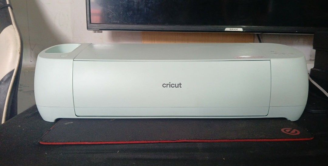 Cricut Explore 3 Electronic Cutting Machine (Category: Printers, Scanners & Copiers) located in Manila. Submitted by shastaxxi18 (Listing ID 1459348851, Image 2). Description: Like new, ilang beses lang po nagamit. No box Dimensions: 56.3 cm x 17.8 cm x 15.0 cm (22.17 in x 7.01 in x 5.91 in) Weight: Approx. 4.98 kg (10.98 lbs) Maximum Cutting Width: 330 mm (13 inches) Maximum Cutting Length: Up to 3,600 mm (12 feet) using Smart Materials Maximum 