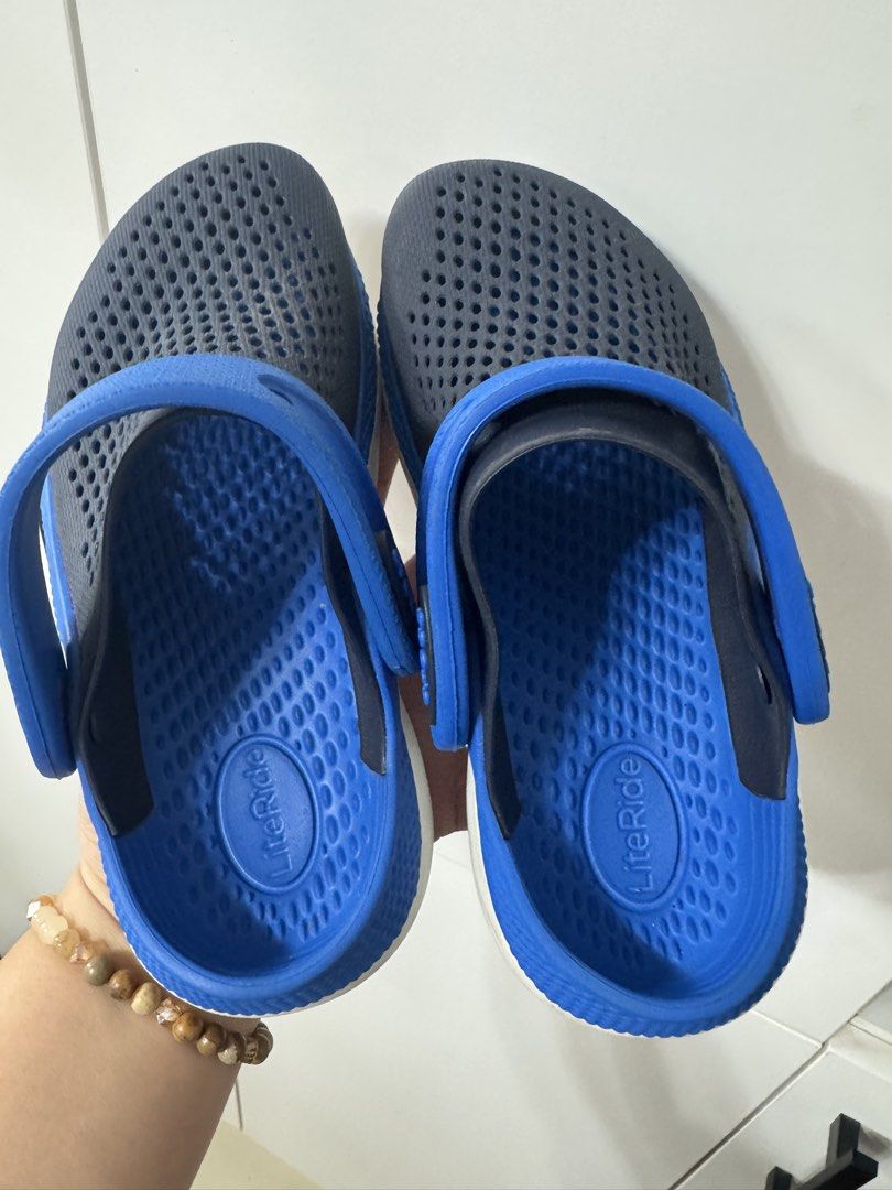 CROCS (Category: Babies & Kids Fashion) located in Manila. Submitted by prettystuff1008 (Listing ID 1459457531, Image 3). Description: Used few times Bought abroad Decluttering .