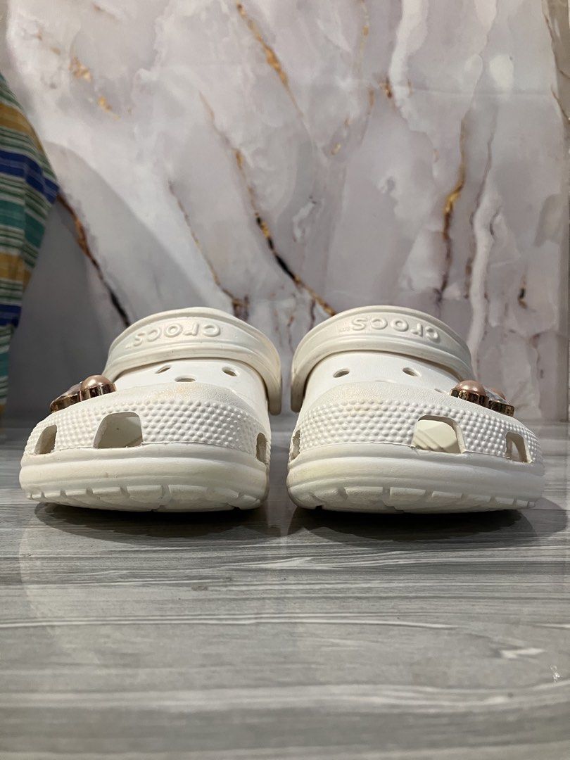CROCS CLASSIC CLOGS SIZE 4 MEN 6 WOMEN (Category: Sandals) located in General Mariano Alvarez. Submitted by adonid (Listing ID 1459337674, Image 3). Description: CROCS CLASSIC CLOGS ORIGINAL CROCS CLASSIC CLOGS GOOD CONDITION NORMAL SIGN OF USAGE ONLY SIZE 4MEN 6WOMEN.