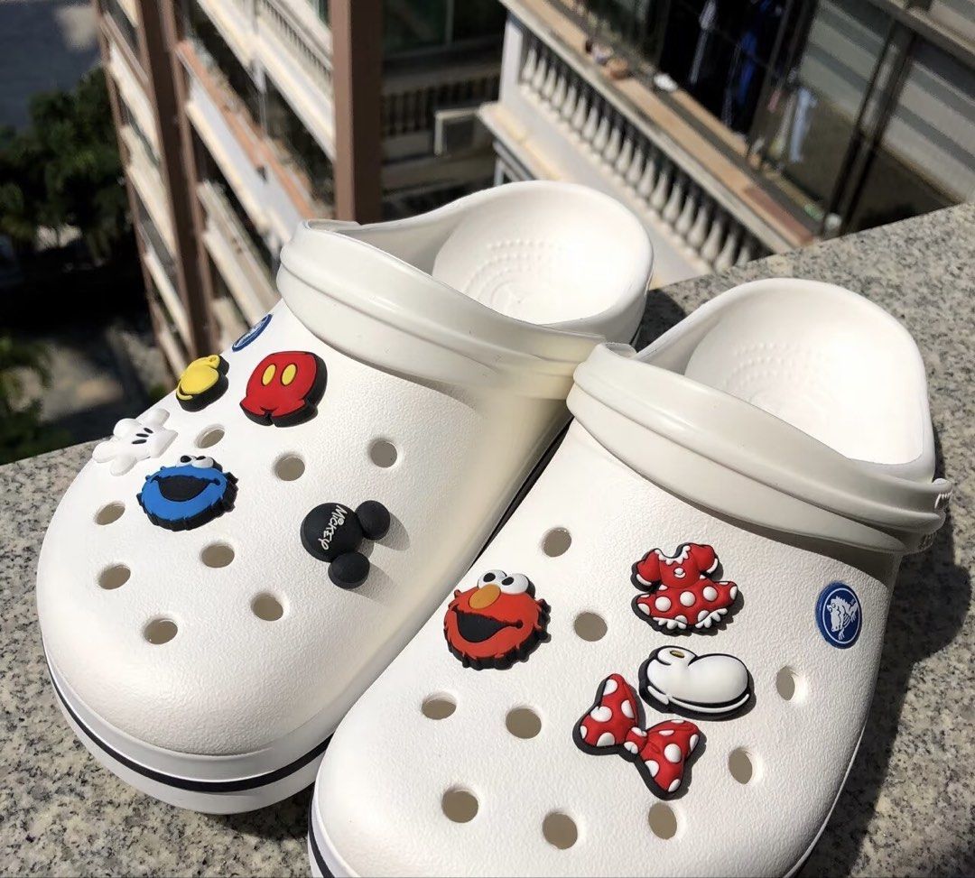 Crocs Crocband Clogs White (Category: Slippers and slides) located in Caloocan City. Submitted by nnnprelovedclothes (Listing ID 1459289940, Image 1). Description: - M5 W7 - Soles are clearly visible in photos - Di napo kasama jibits naikabit ko na po sa bago 🙂 mura lang po yan orange app - Almost new - Malaki saken konti ☺️ .