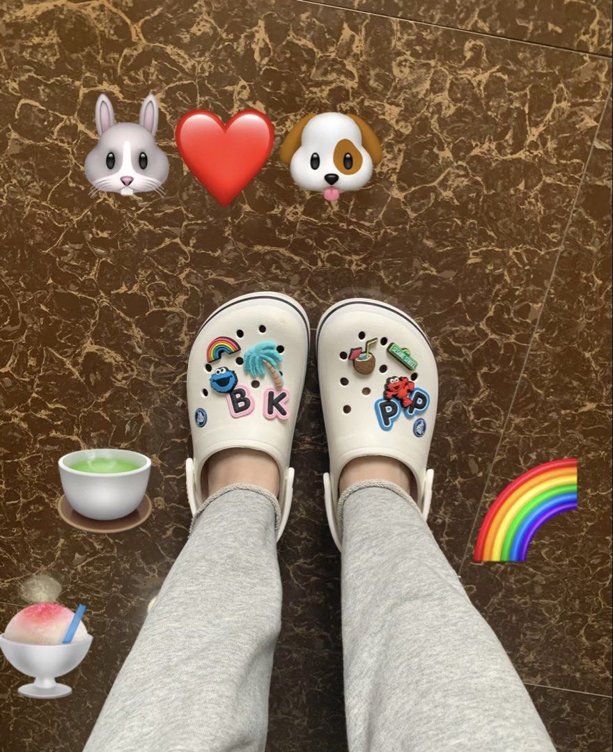 Crocs Crocband Clogs White (Category: Slippers and slides) located in Caloocan City. Submitted by nnnprelovedclothes (Listing ID 1459289940, Image 2). Description: - M5 W7 - Soles are clearly visible in photos - Di napo kasama jibits naikabit ko na po sa bago 🙂 mura lang po yan orange app - Almost new - Malaki saken konti ☺️ .