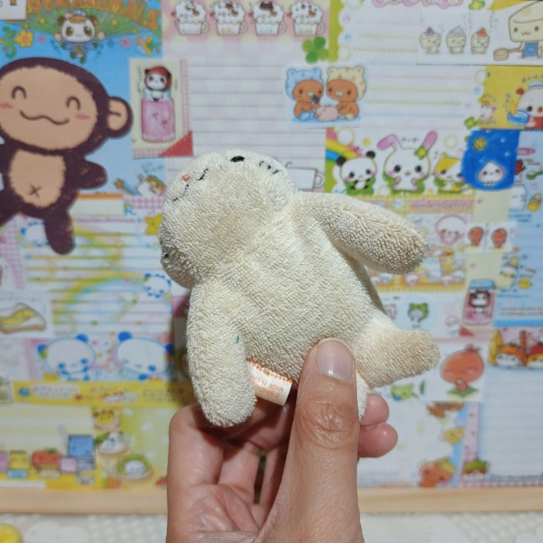 Cute Seal Plush (Category: Plushies & Soft Toys) located in San Pablo. Submitted by oreospicks (Listing ID 1459312229, Image 2). Description: This item needs wash. Dm for more information ☺️.