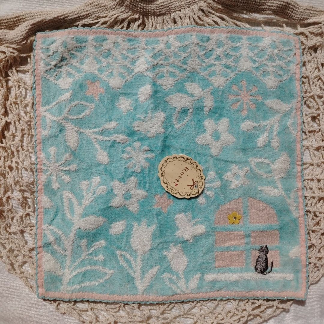 CUTIE FACE TOWELS (Category: Bedding & Towels) located in Davao. Submitted by hankiescarveshawls. (Listing ID 1459400913, Image 3). Description: As packed.