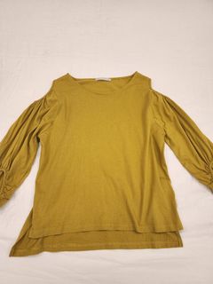 (Category: ) located in . Submitted by wardrobemanila (Listing ID 1459343364, Image 1). Description: .