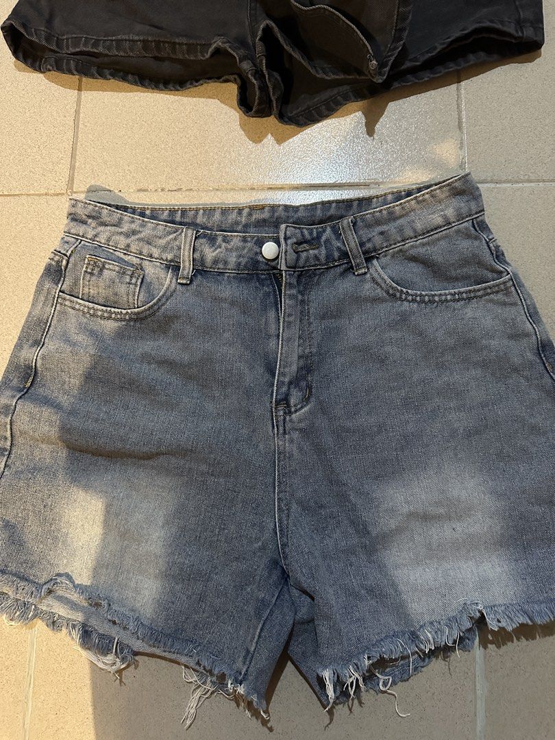DAZY Raw Hem Denim Shorts XL (Category: Shorts) located in Malolos. Submitted by vivienjoyce (Listing ID 1459290201, Image 1). Description: - Brand: DAZY - Item: Denim Shorts - Size: XL - Fit: Relaxed - Detail: Raw hem - Occasion: Casual wear - Condition: Brand new (bought but didn't fit) - Reason for selling: Incorrect fit - Perfect for: Everyday comfort and style.