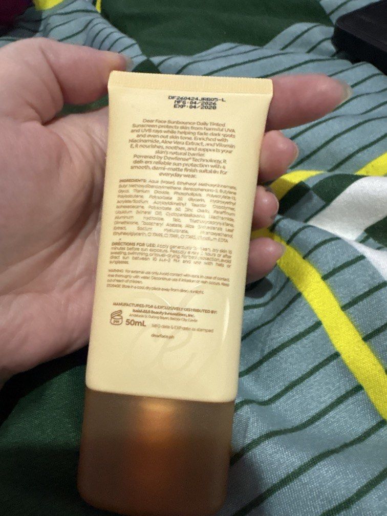 Dear Face Sun Bounce (Category: Face Care) located in Taguig. Submitted by prelovedbymemae (Listing ID 1459325359, Image 2). Description: Dear Face Sun Bounce Daily Tinted Sunscreen Condition: Swatched only Expiry: April 2028.